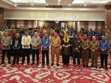 Ombudsman RI Perwakilan Bangka Belitung menggelar kegiatan Selebrasi / Penganugerahan Predikat dan Penyampaian Hasil Penilaian Kepatuhan Penyelenggaraan Pelayanan Publik di Provinsi Kepulauan Bangka Belitung Tahun 2024 bertempat di Grand Safran Hotel Pangkalpinang, Selasa (17/12/2024). Ombudsman Babel.