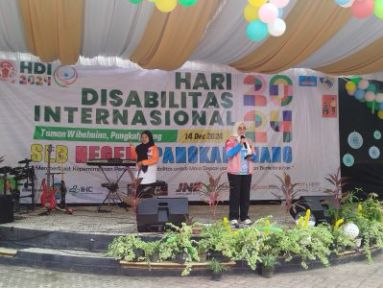 Peringatan Hari Disabilitas Internasional (HDI) Kota Pangkalpinang yang bertajuk "Memperkuat Kepemimpinan Penyandang Disabilitas untuk Masa Depan yang Inklusif dan Berkelanjutan" digelar di Taman Wilhelmina, Sabtu (14/12/2024).